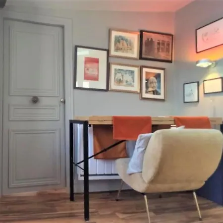 Id 342 - Montorgueil/ Rue Aboukir Parigi